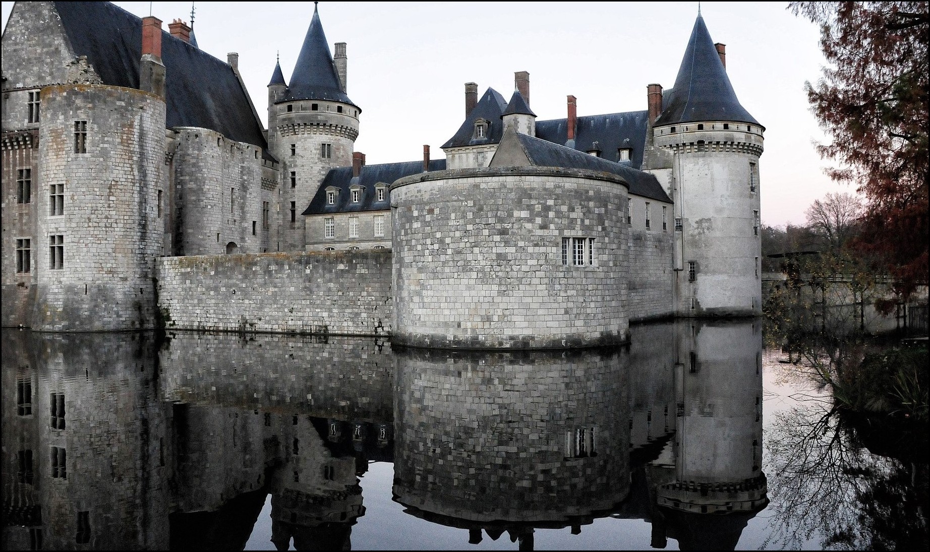 A Castle Moat is a Great Defense---How's Yours? » The Faithful Wanderer